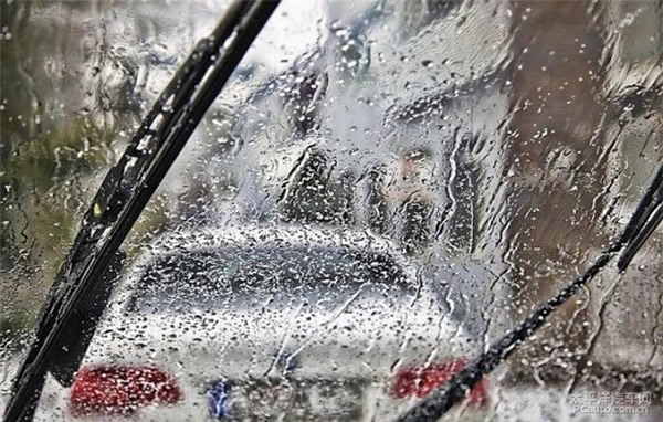 科目二、科目三遇到下雨天應(yīng)該怎樣做？考試順利會通過