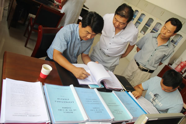 市交通運(yùn)輸局黨組書(shū)記、局長(zhǎng)馬潤(rùn)同志對(duì)隴運(yùn)集團(tuán)公司全面從嚴(yán)治黨及黨風(fēng)廉政建設(shè)進(jìn)行專(zhuān)題調(diào)研