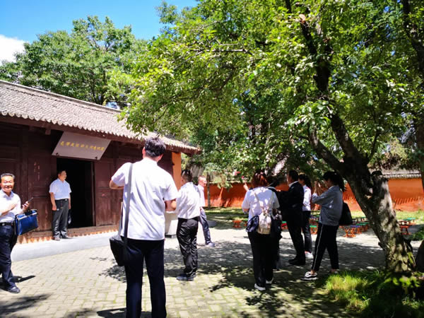 隴運集團公司黨委開展“不忘初心、牢記使命”紀念建黨98周年主題黨日活動